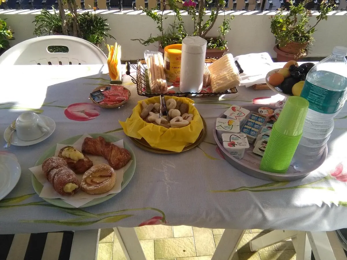 Bed and Breakfast La Castellese Aci Castello Bed & Breakfast